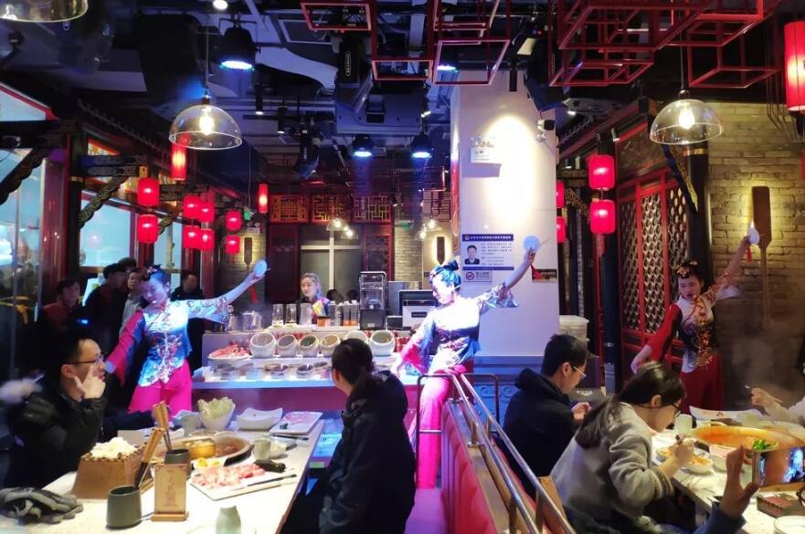 重慶洪崖洞哪家火鍋好吃？朝天門邀你看江景吃火鍋！